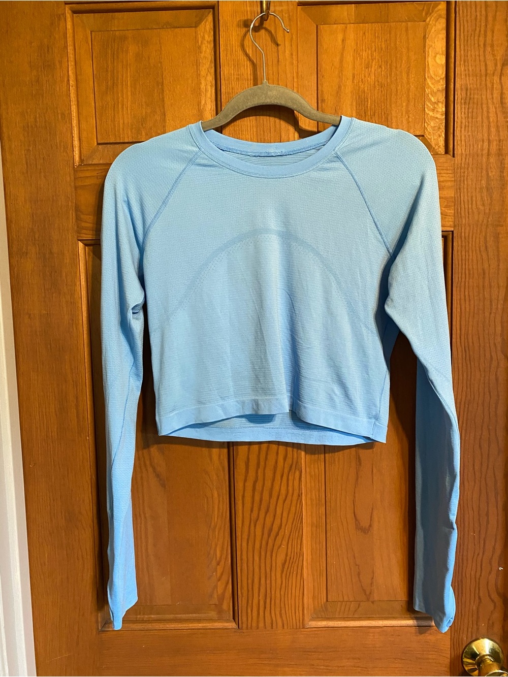 Lululemon swiftly cropped Long-Sleeve. Light blue. Size 10